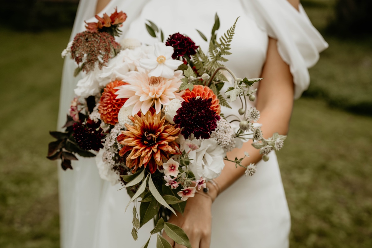 fall wedding bouquet with dahlias 