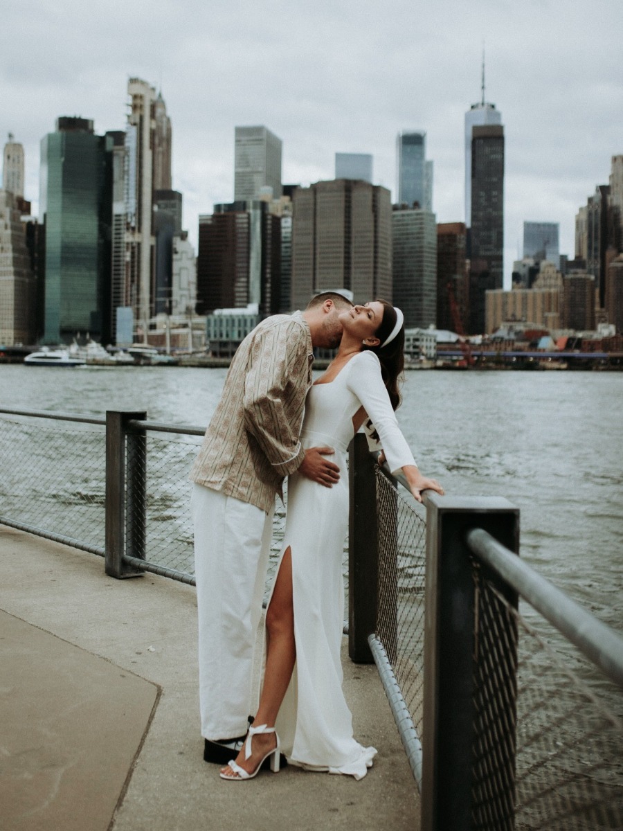 A stylish & intimate Brooklyn wedding full of Dumbo charm 