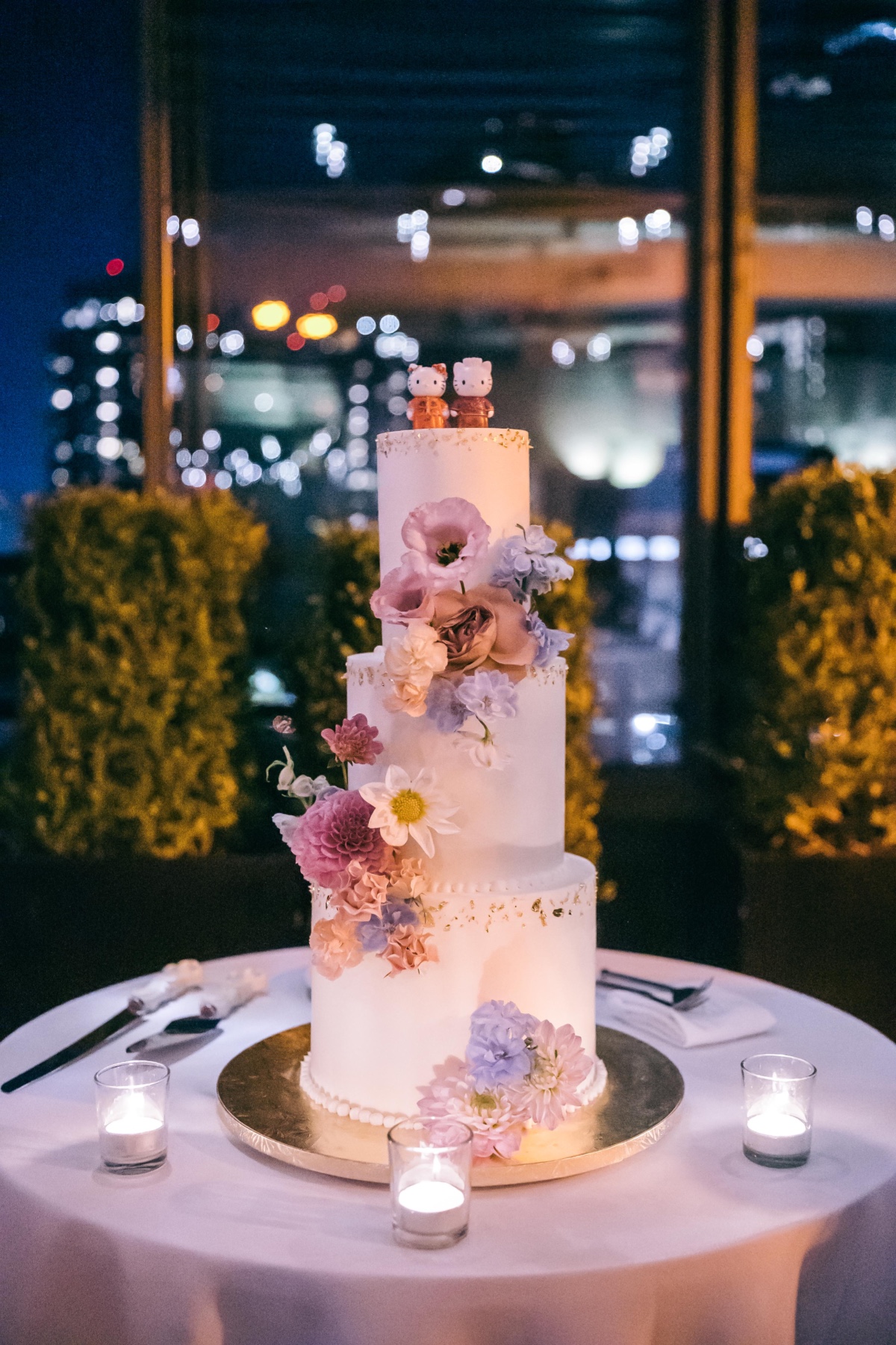 Hello Kitty wedding cake 