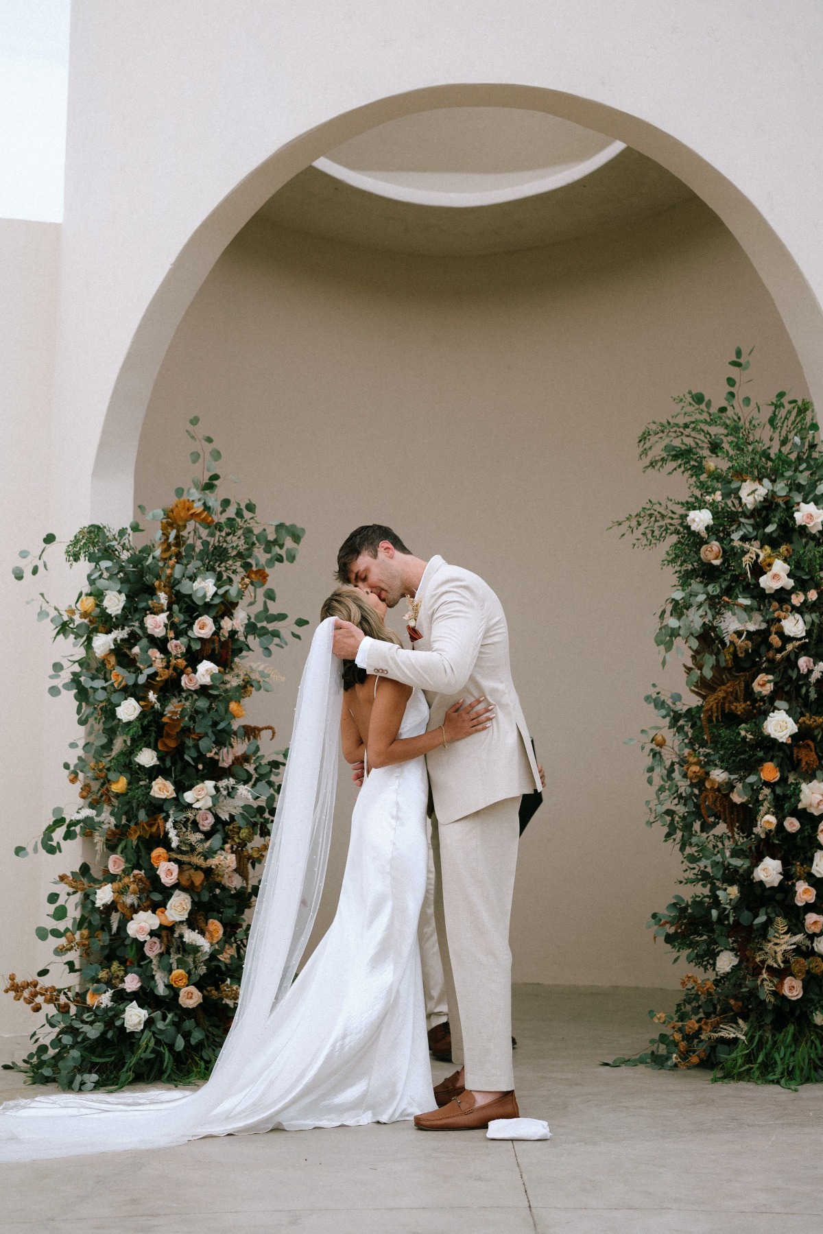 A Los Cabos wedding that went coco-nuts for earthy boho design