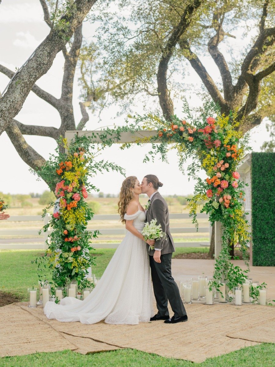 A Texas homestead wedding with cozy fall colors from floor to ceiling