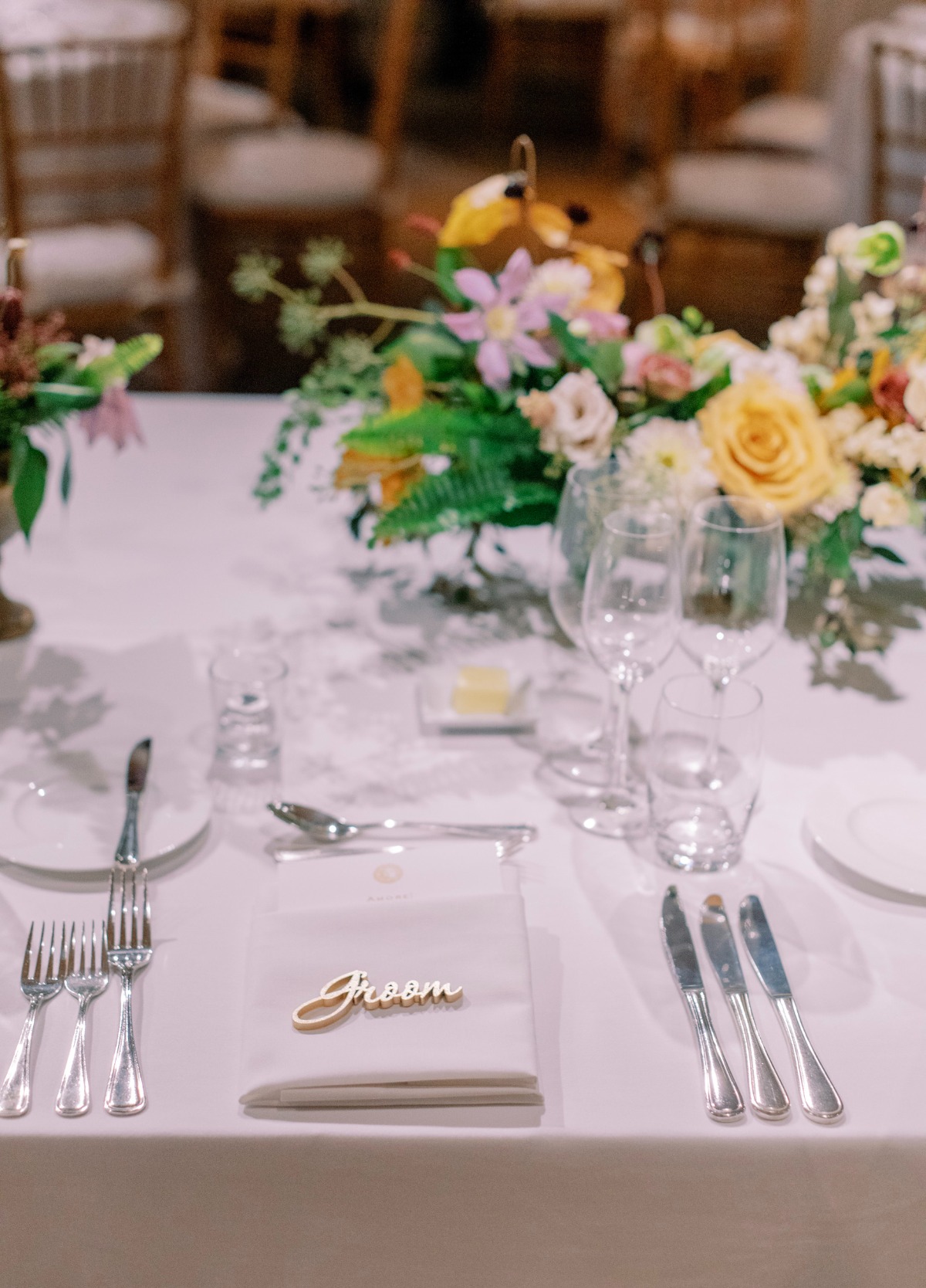 gold word placecard