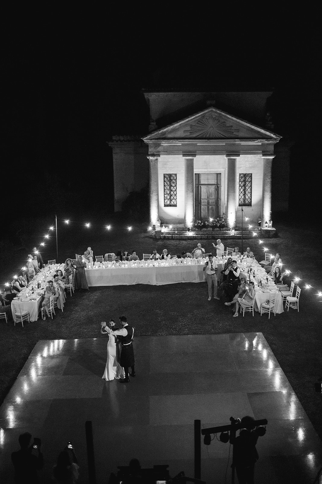 u-shaped reception table layout