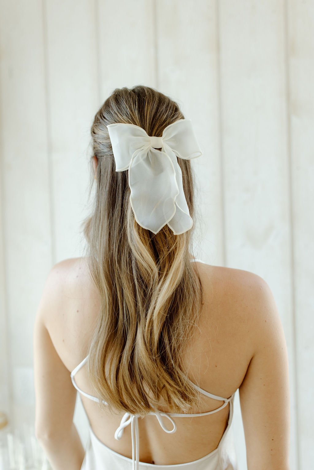 adorable bridal bow for hair