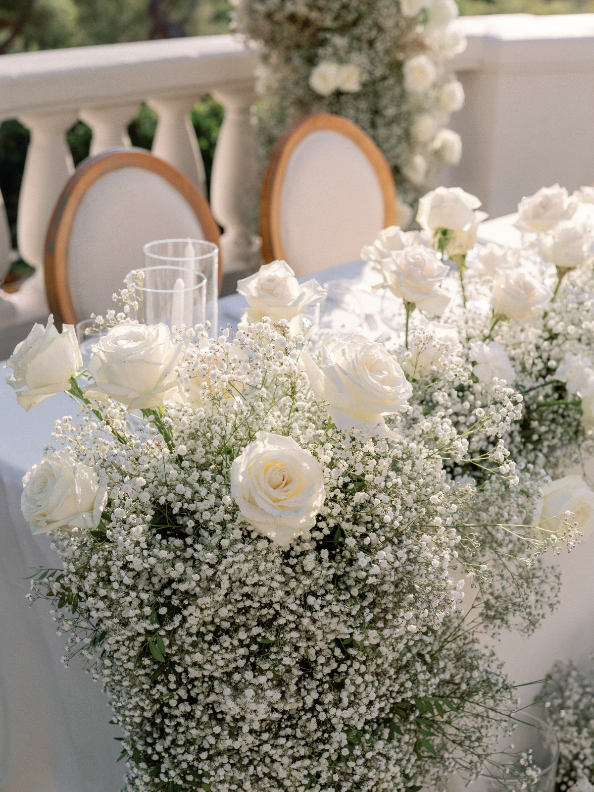 baby's breath with single stem roses
