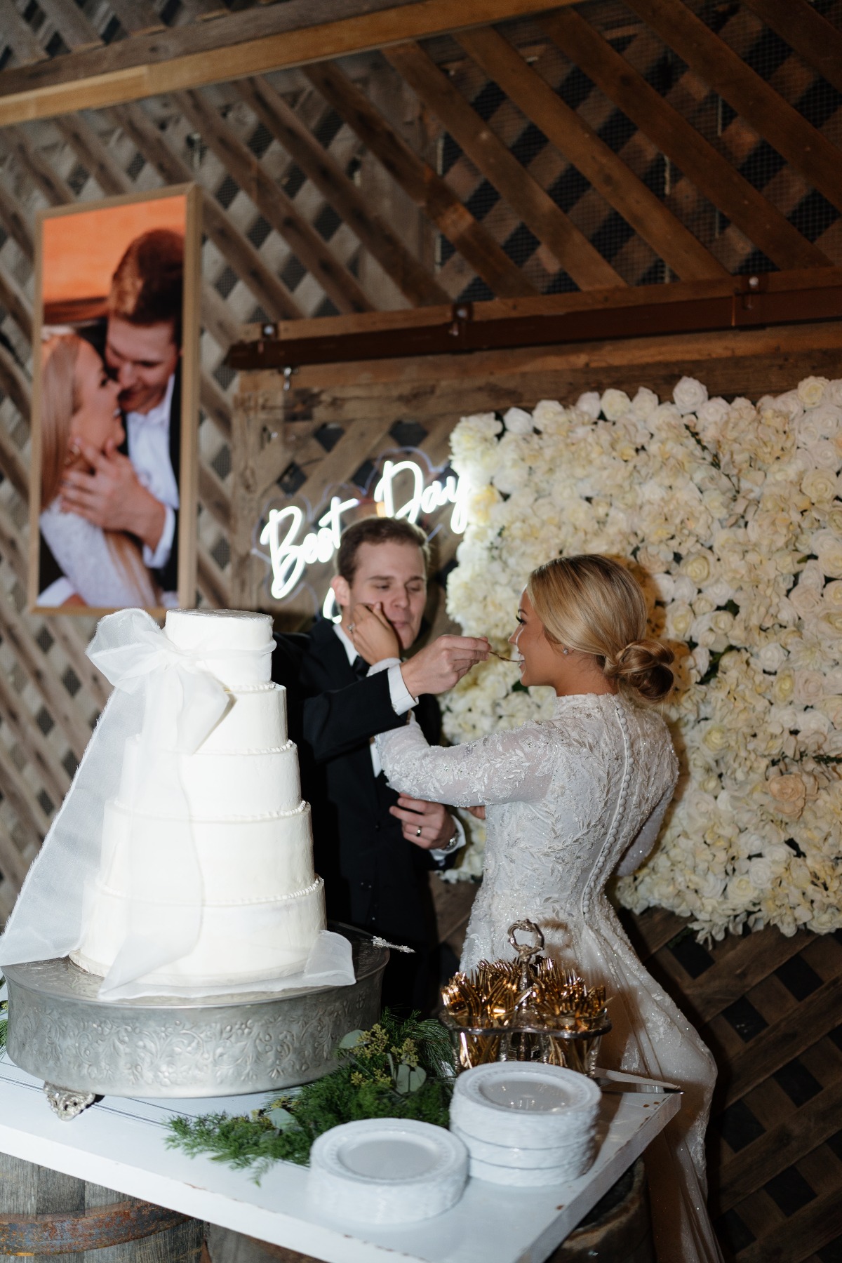 rustic winter wedding with all white cake