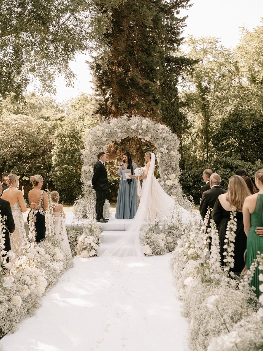 An enchanting Villa Tasca wedding, overflowing with baby's breath 