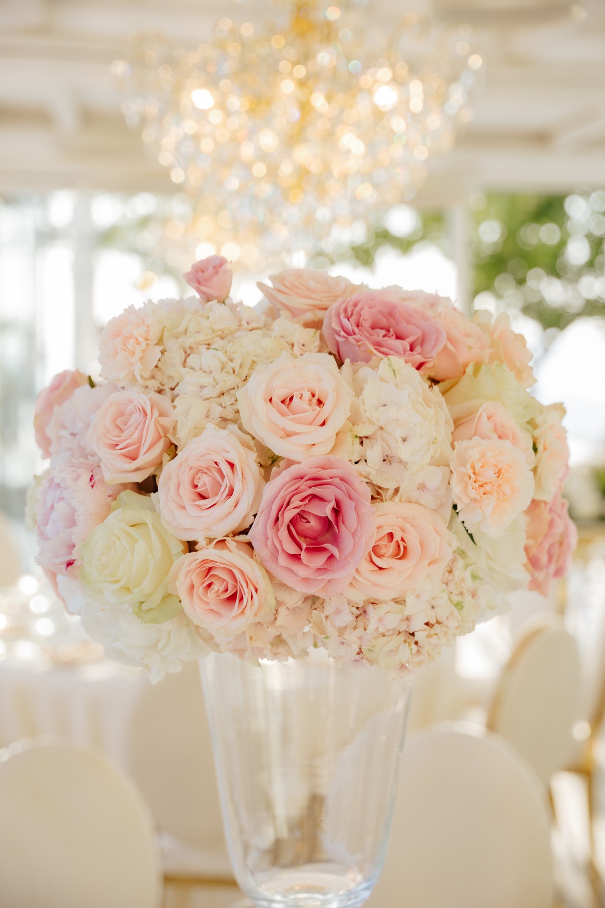 shades of pink and white centerpieces