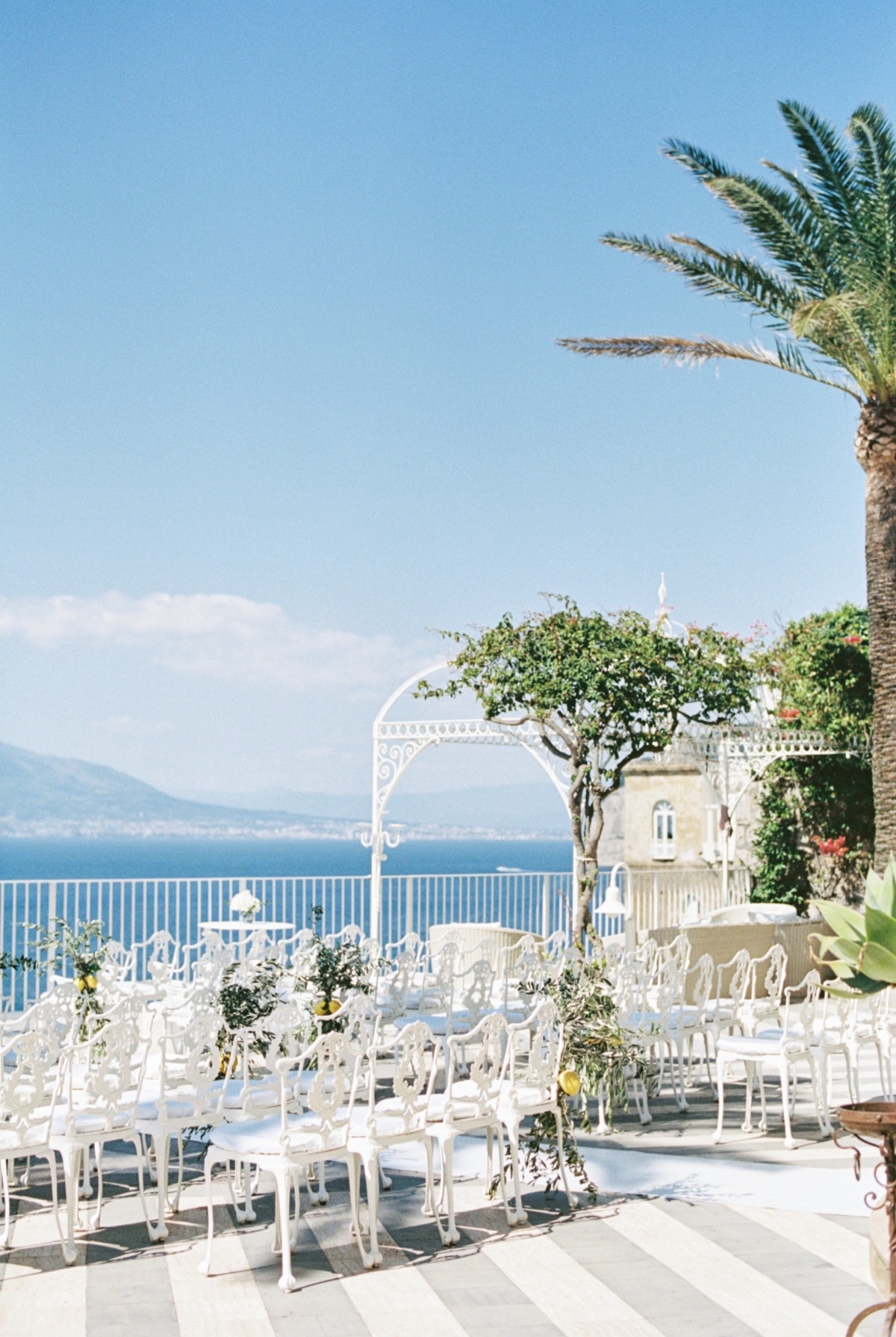Ocean view wedding ceremony in Italy