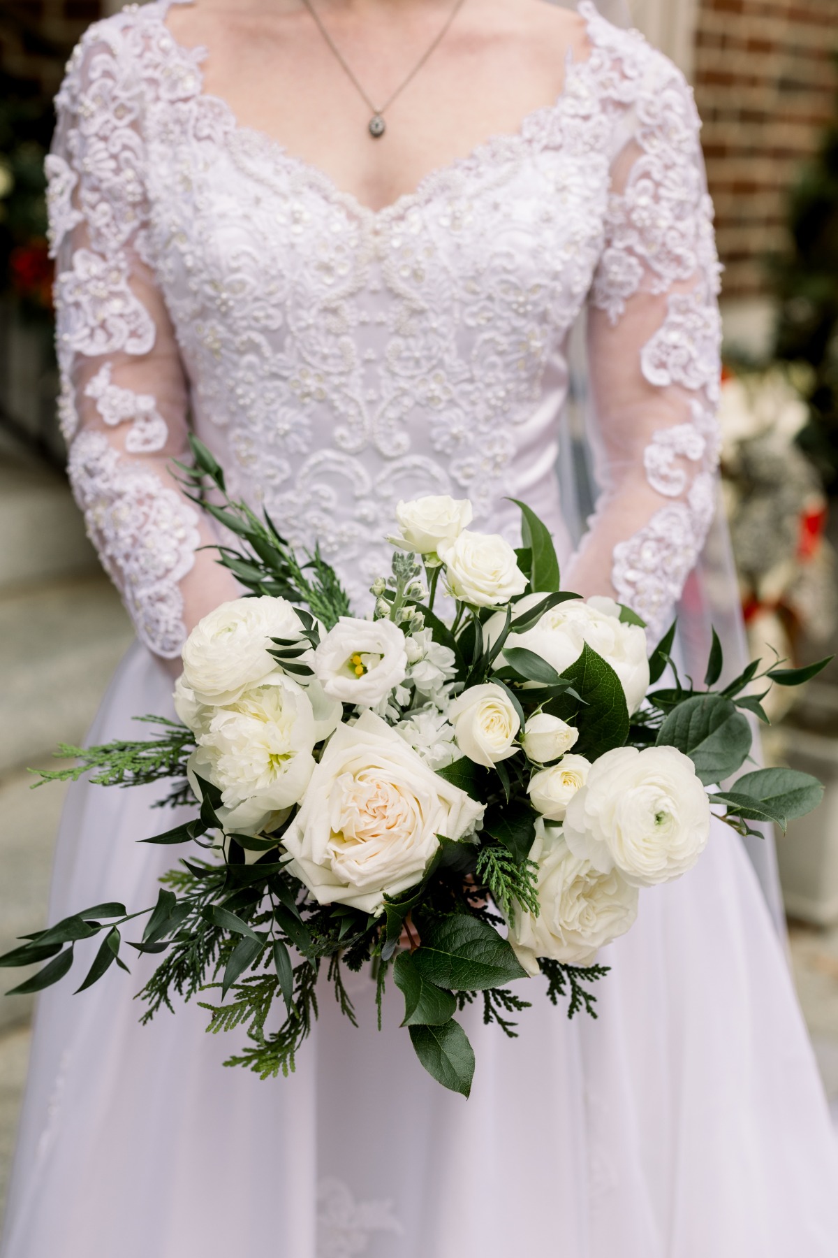 Lush white bride bouquet 