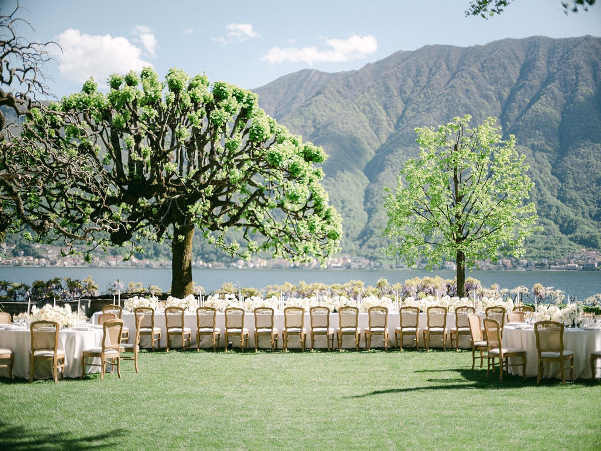 Italian villa outdoor wedding reception 