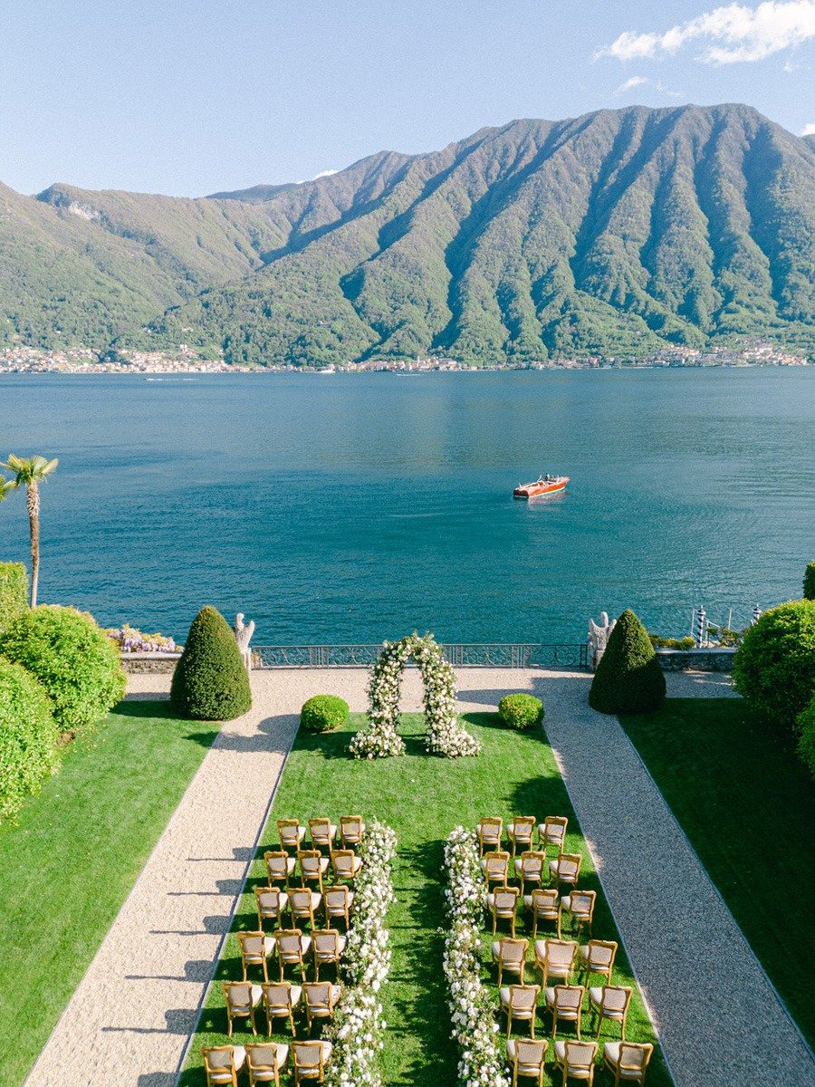 Wedding ceremony on Lake Como 