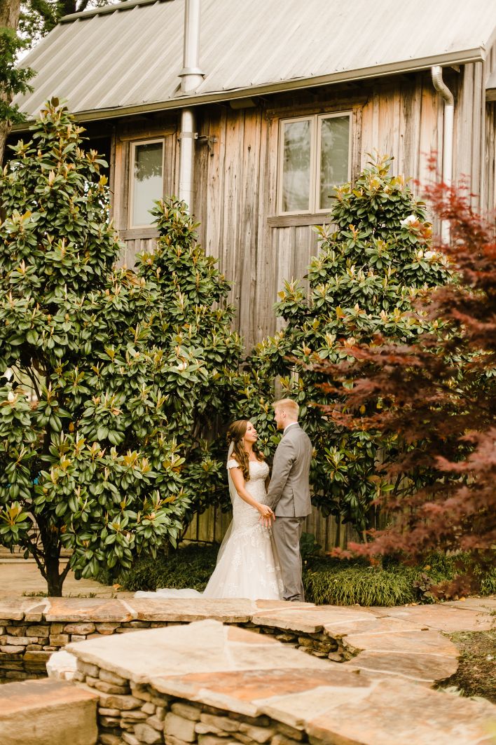 1-lakeview-cabin-ceremony-sandy-creek-events-tennessee-wedding-venues