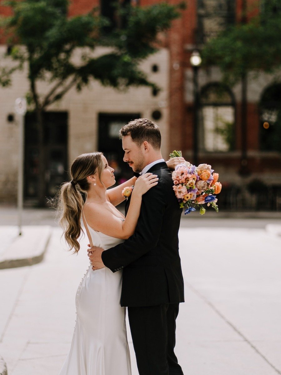 This art gallery wedding proved surprises are good for a wedding day