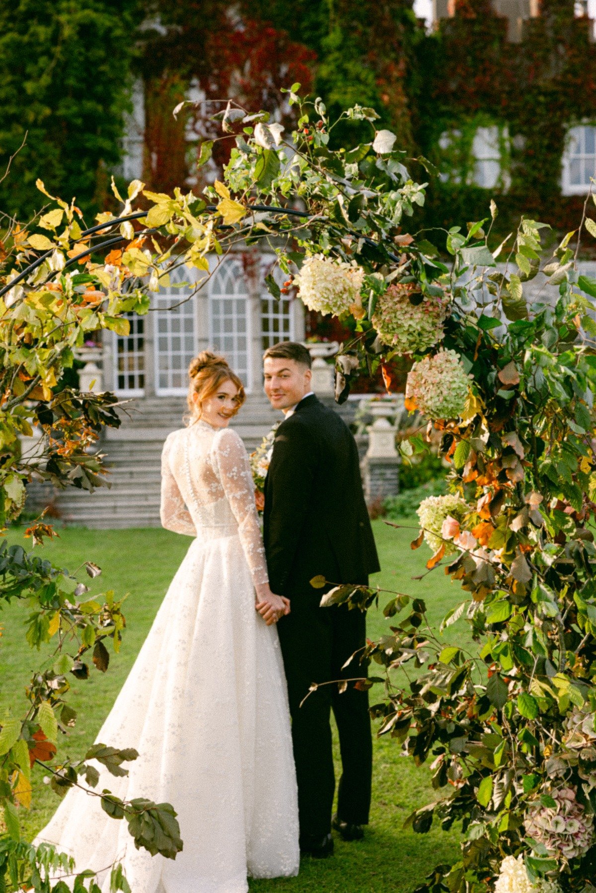 This inspo shoot will have you getting married in Ireland in autumn