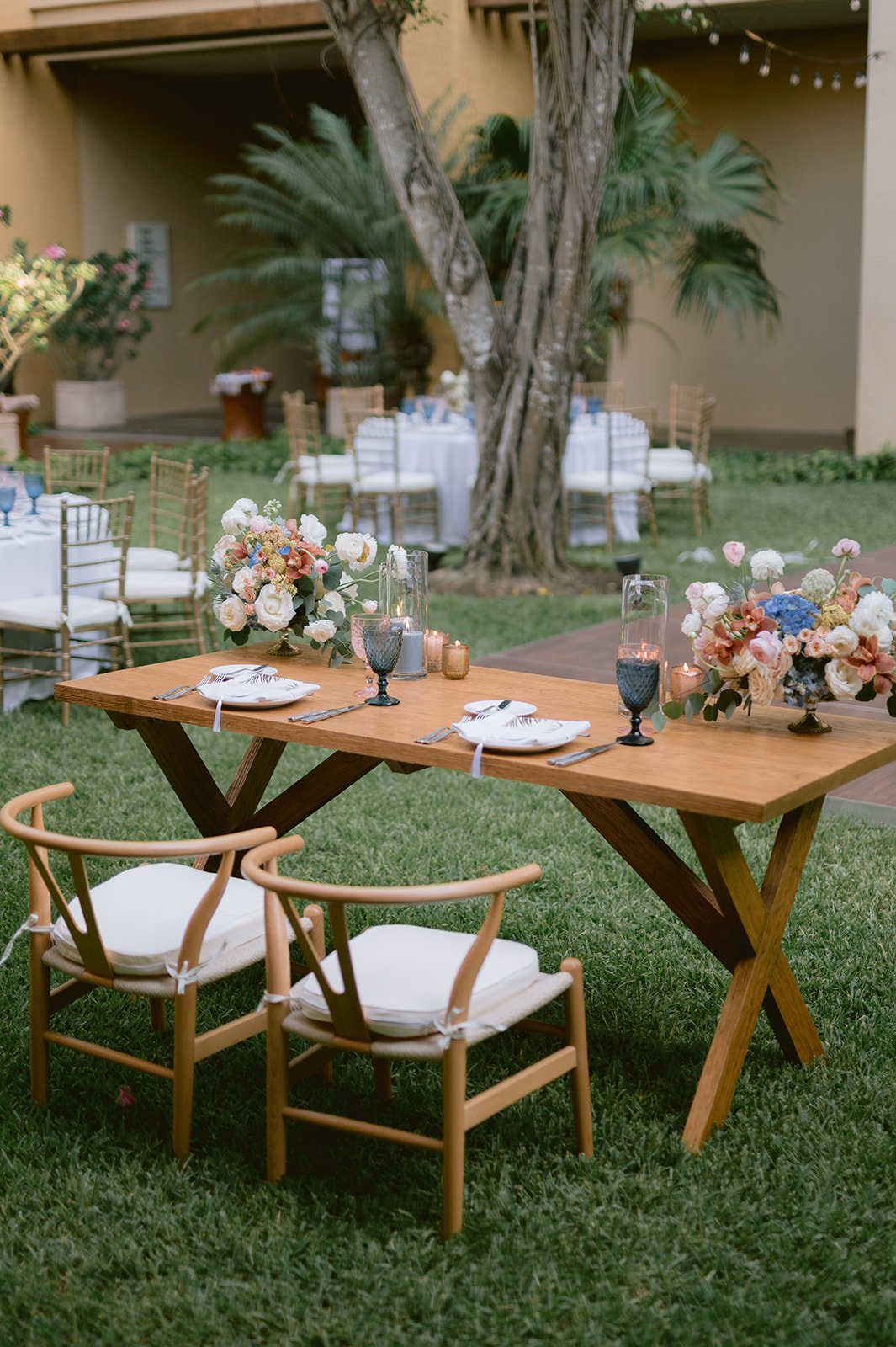 wooden sweetheart table