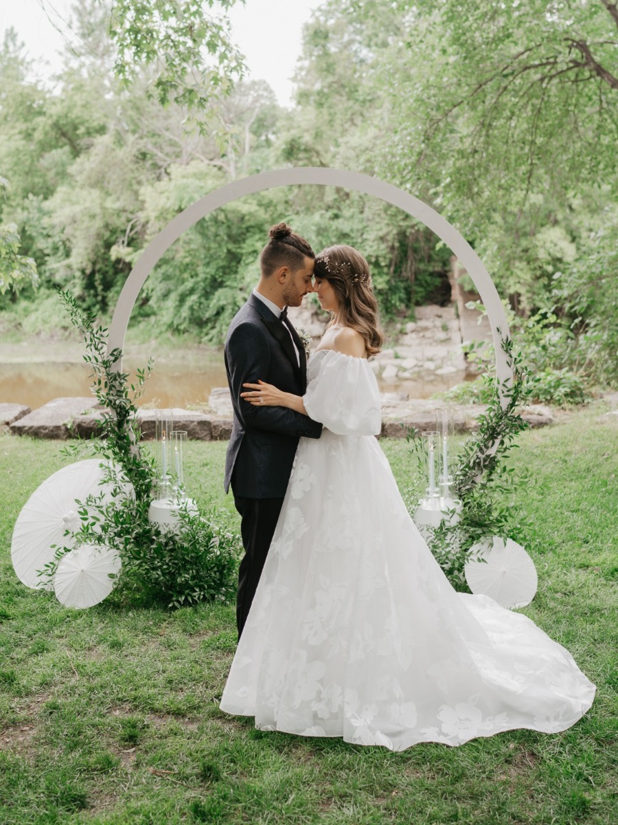 Blue French porcelain inspired this Montreal styled wedding 