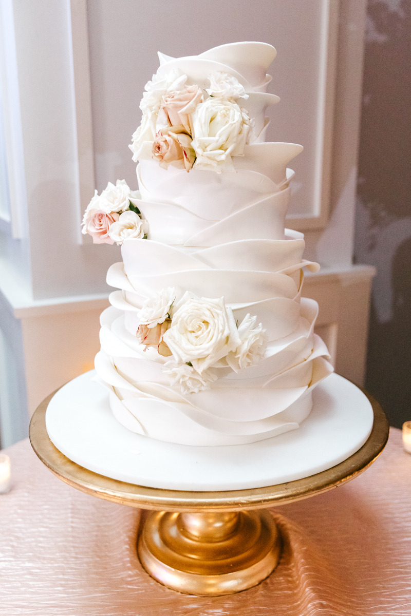 petal-inspired wedding cake