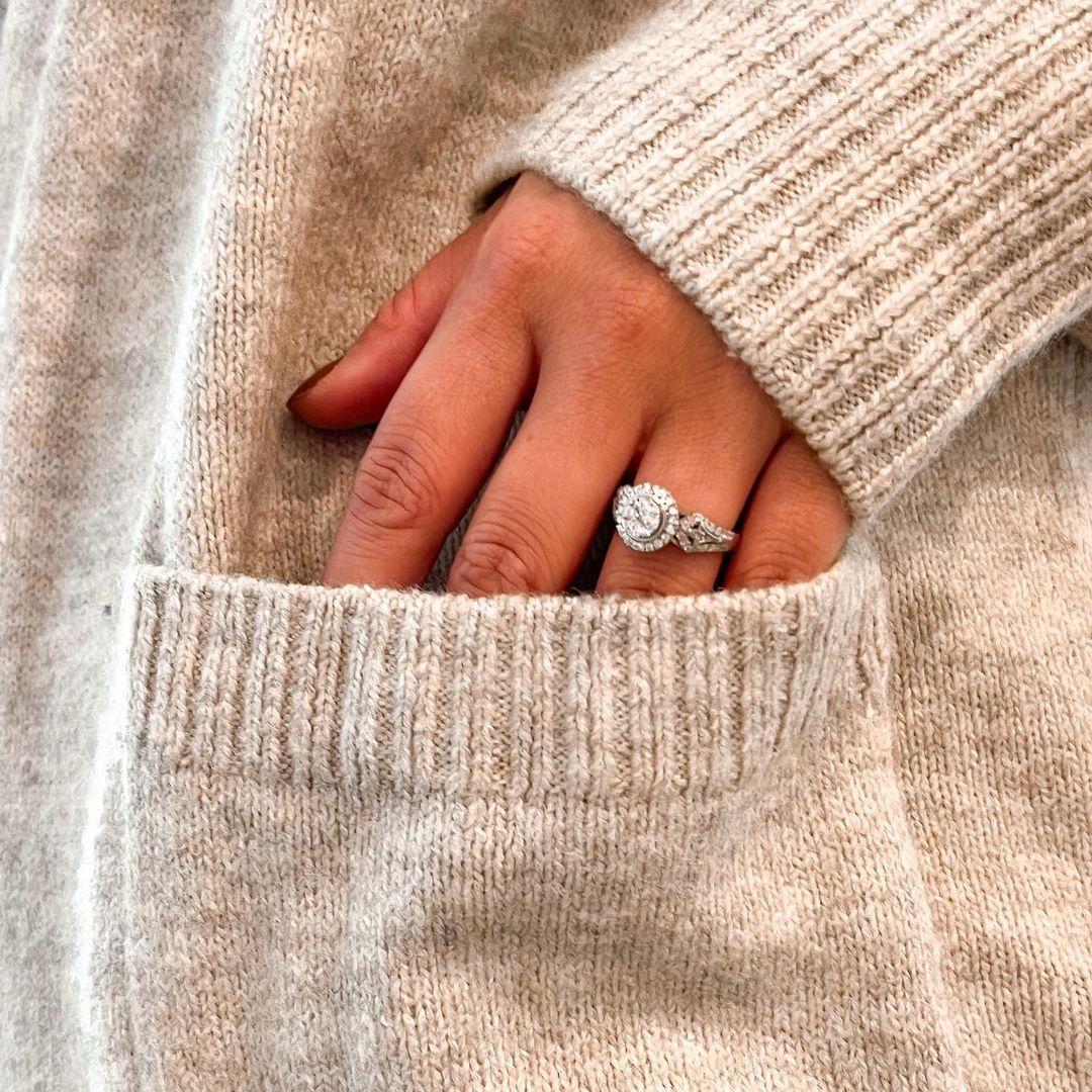 large affordable oval diamond engagement ring from la joya diamonds