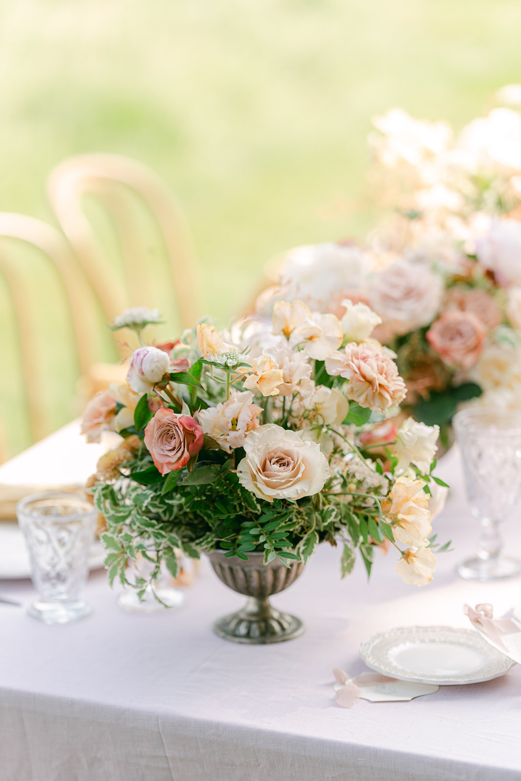 peach and pink wedding centerpieces