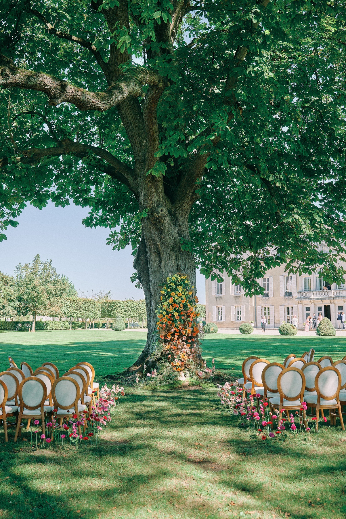 colorful-wedding-in-a-french-chateau-12
