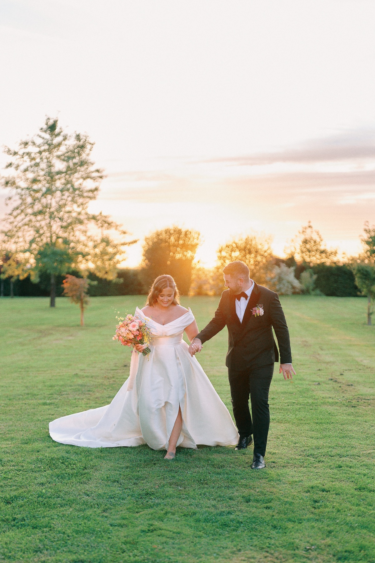 Golden sunset photos at timeless French wedding 