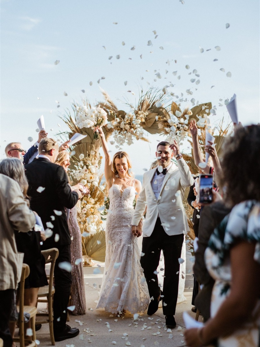This luxe beach wedding in Cabo was all about the experience