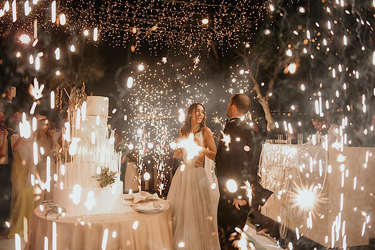 Dazzling sparkler wedding cake candles for epic cake cutting