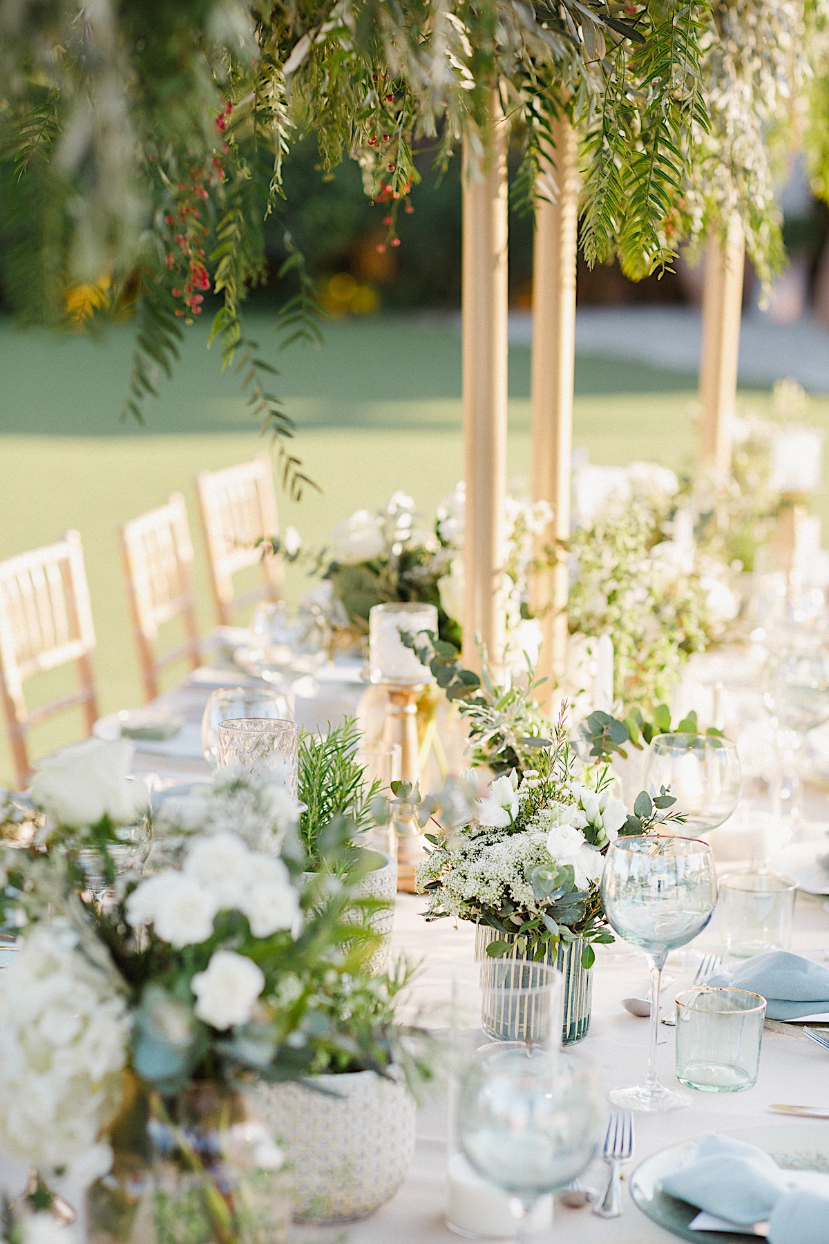 Timeless and elegant floral wedding reception in Greece