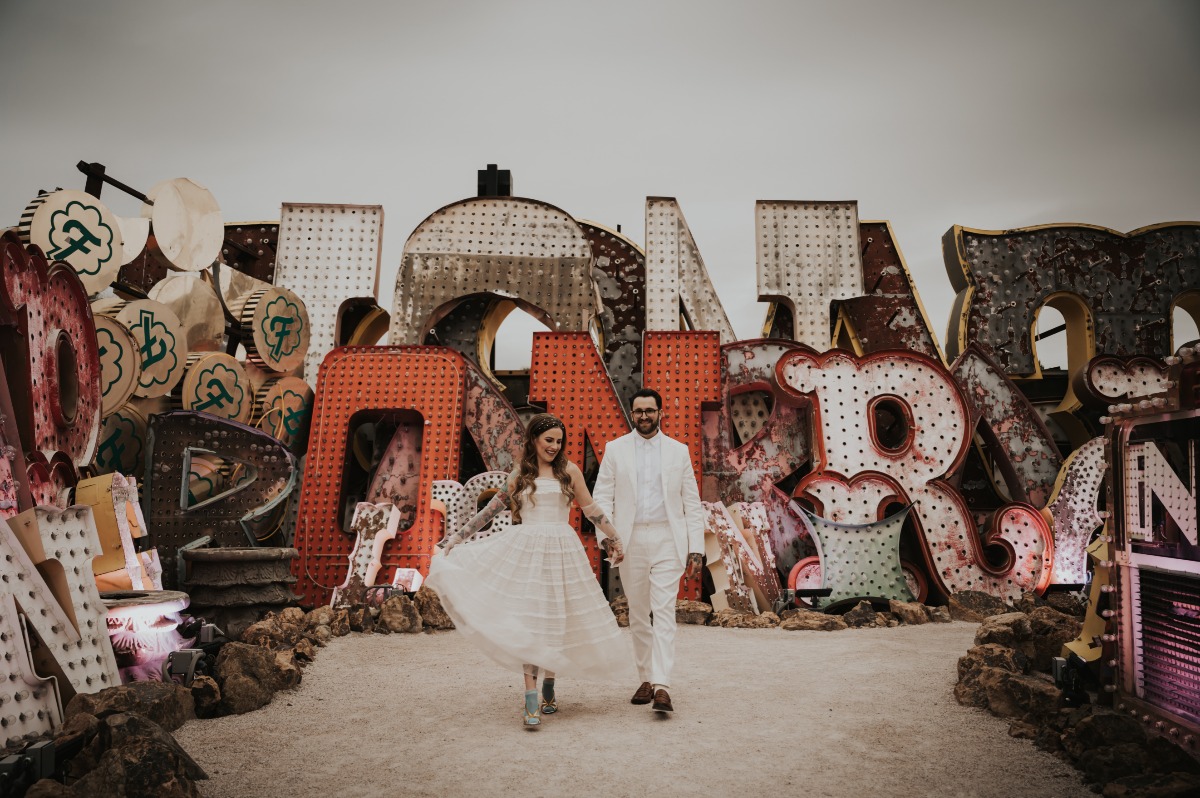 Las Vegas junkyard wedding portraits
