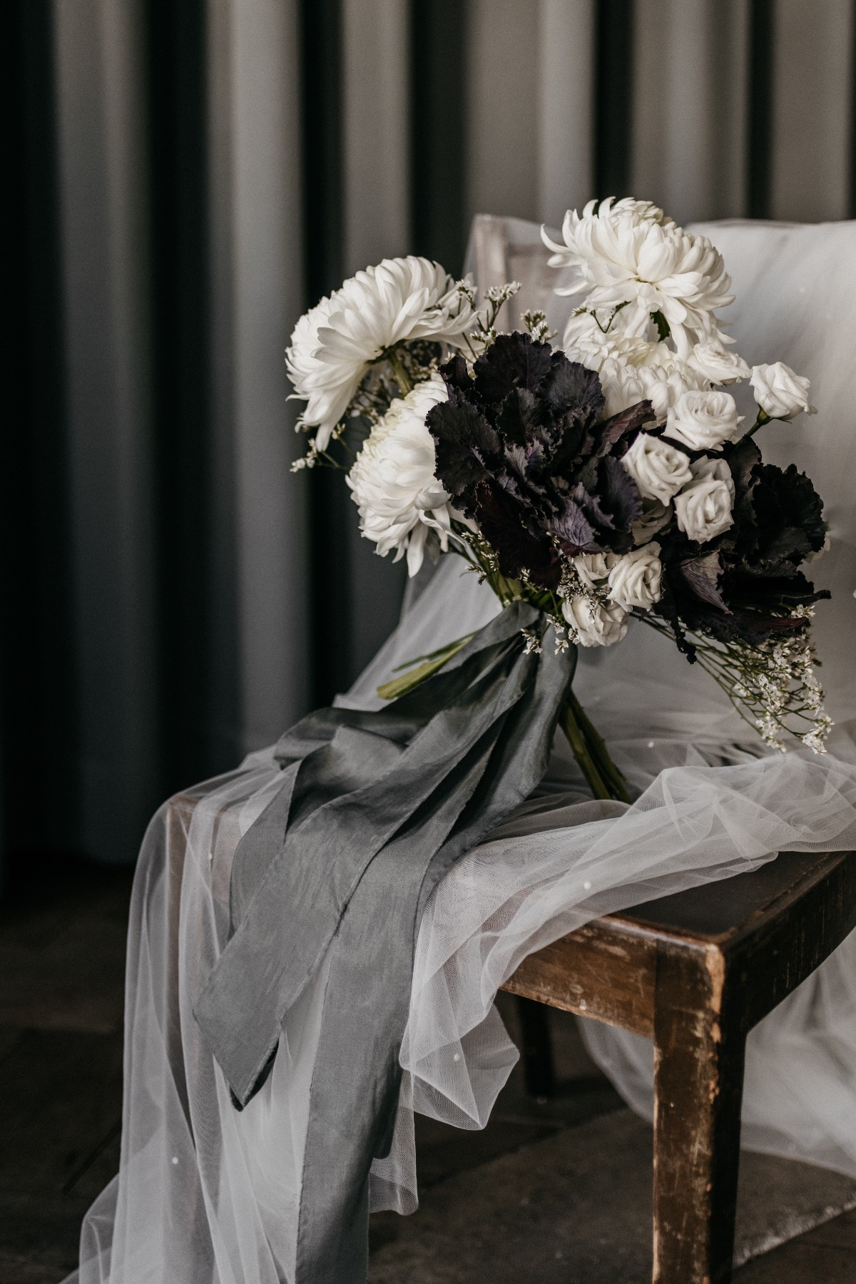 Moody black and white bride bouquet 