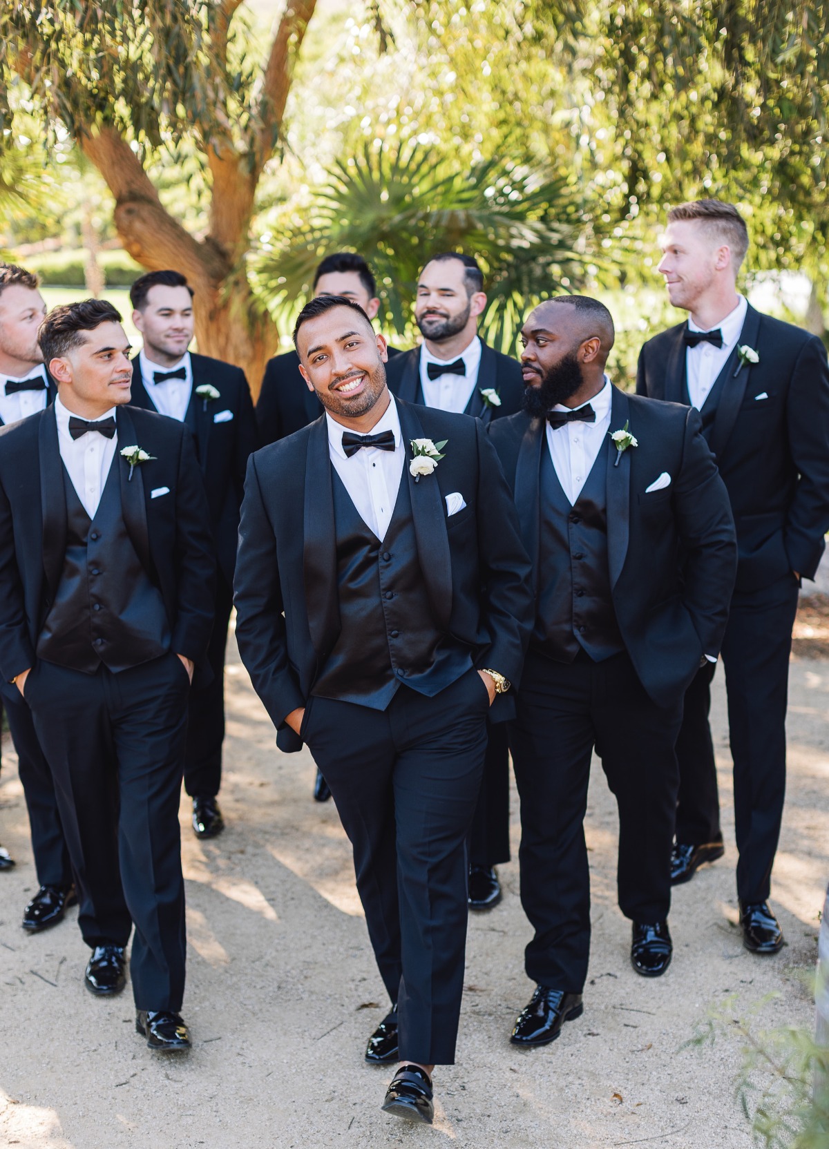 communicate with your wedding guests using Lovebird wedding platform