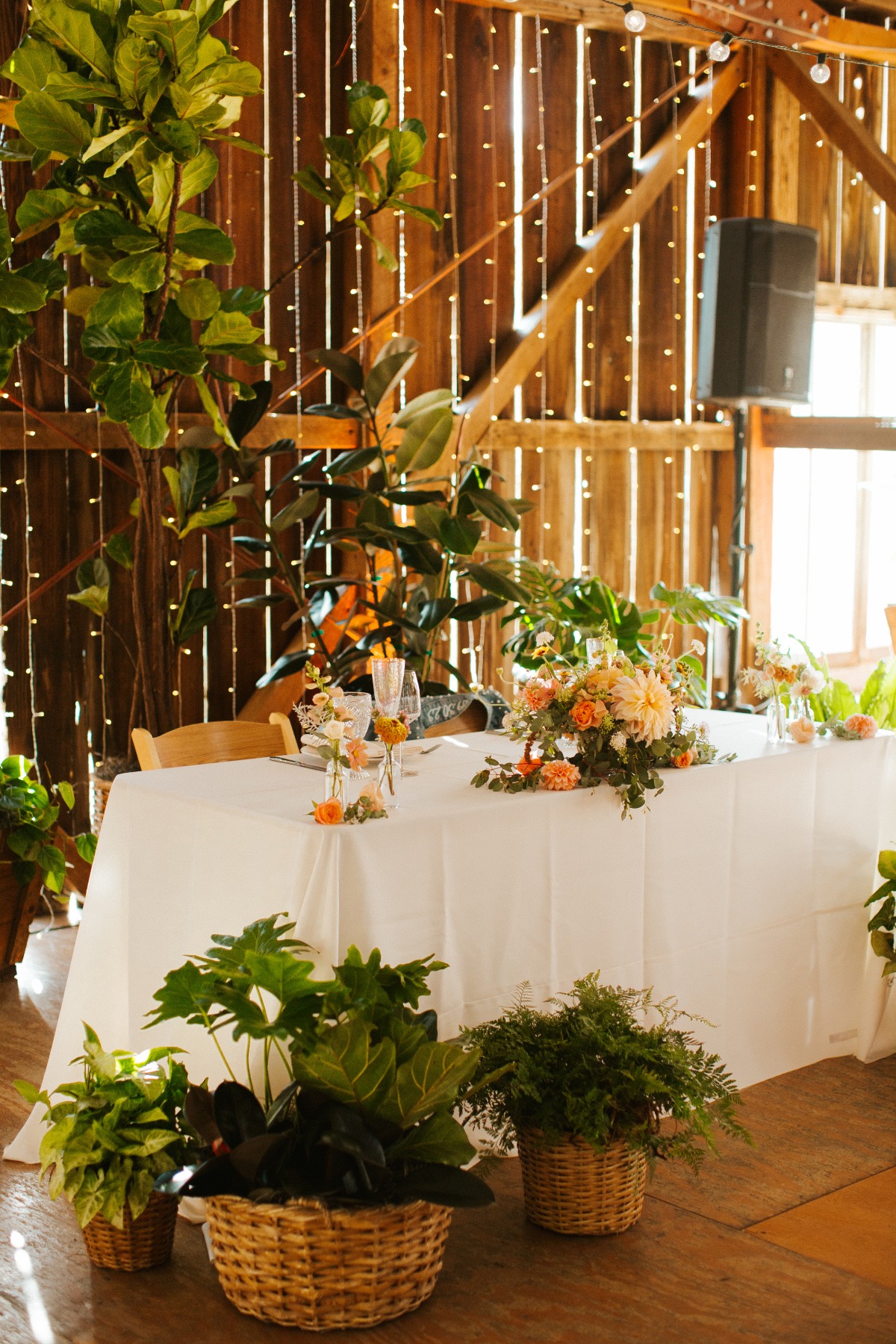 wicker baskets for wedding plants