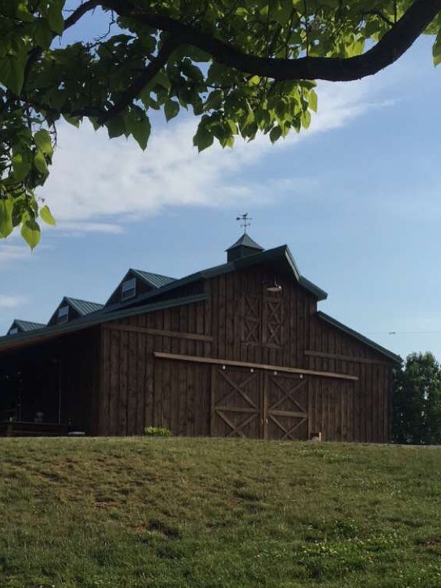 this barn venue is a hidden gem wedding destination in West Virginia