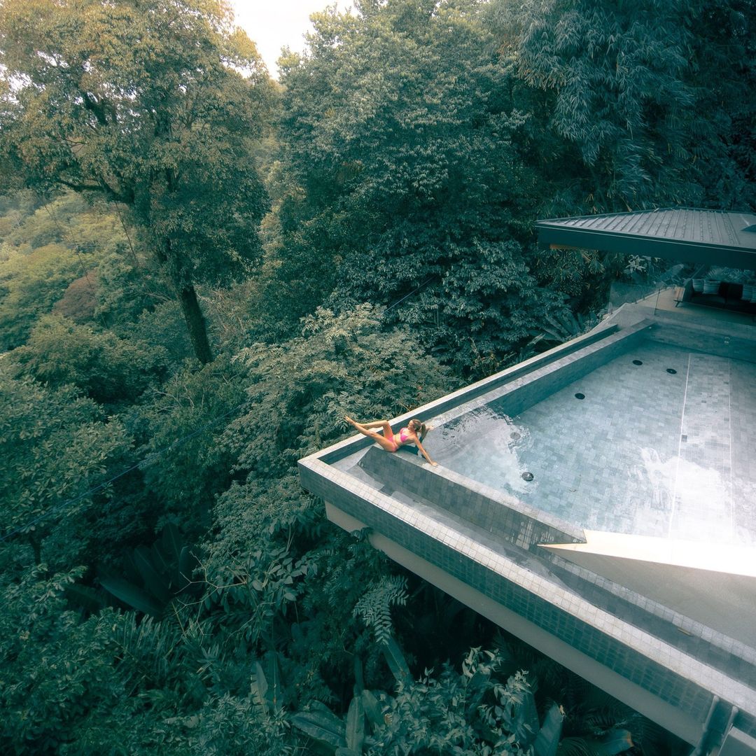 infinity pool over rainforest at Villa Punto de vista