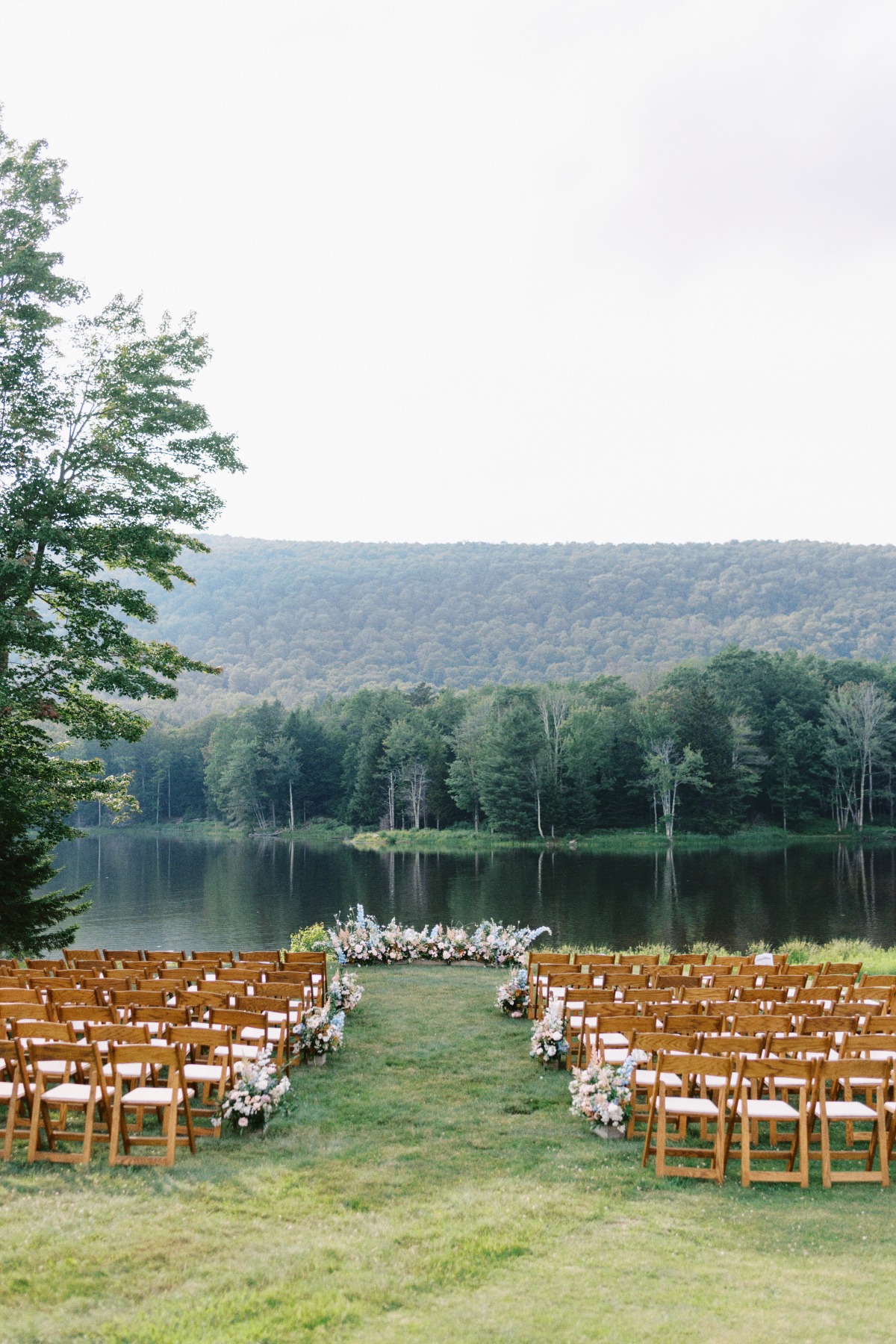 Lakeside ceremony in the beautiful Catskills, New York 
