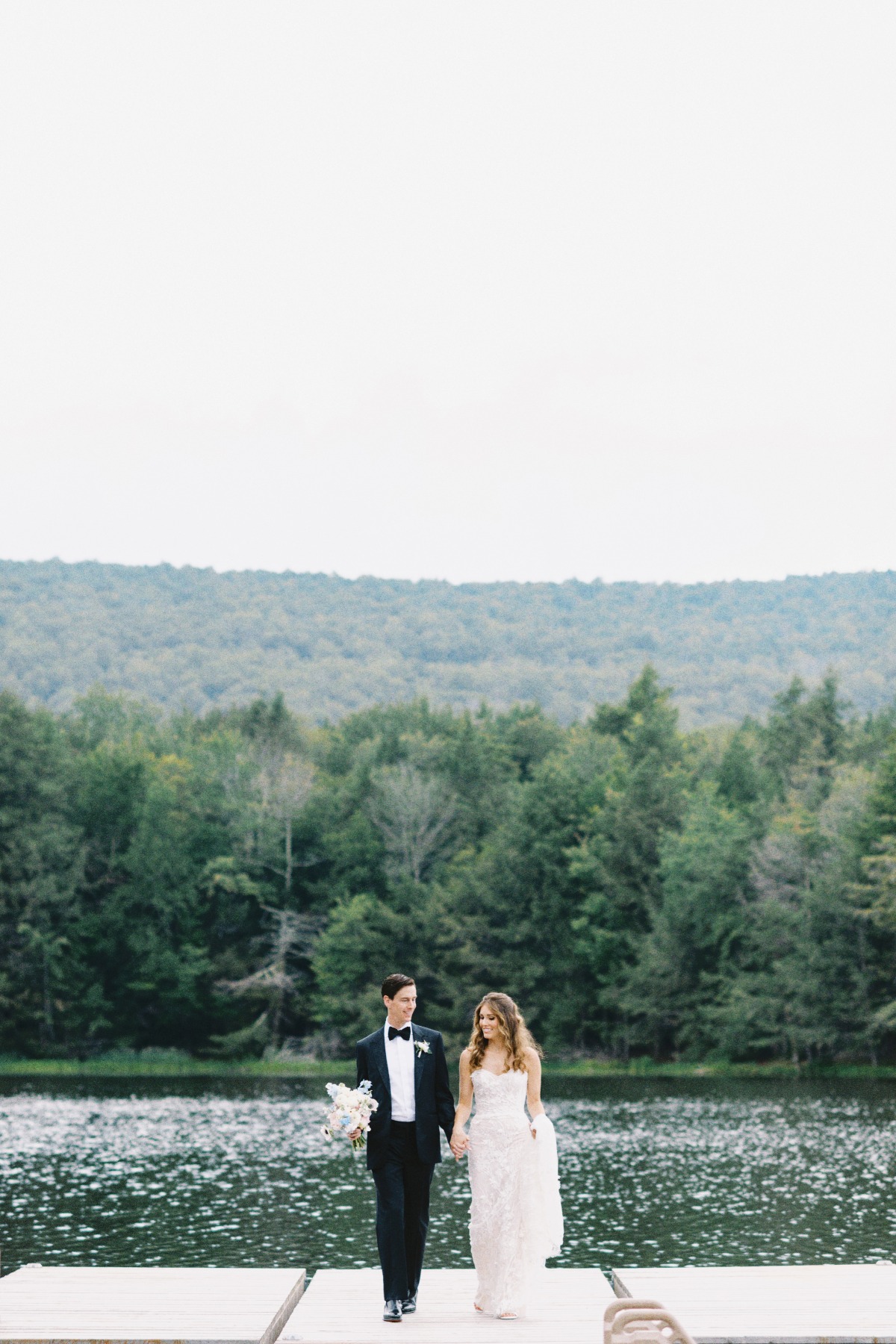 Elegant lakeside wedding in the heart of the Catskills