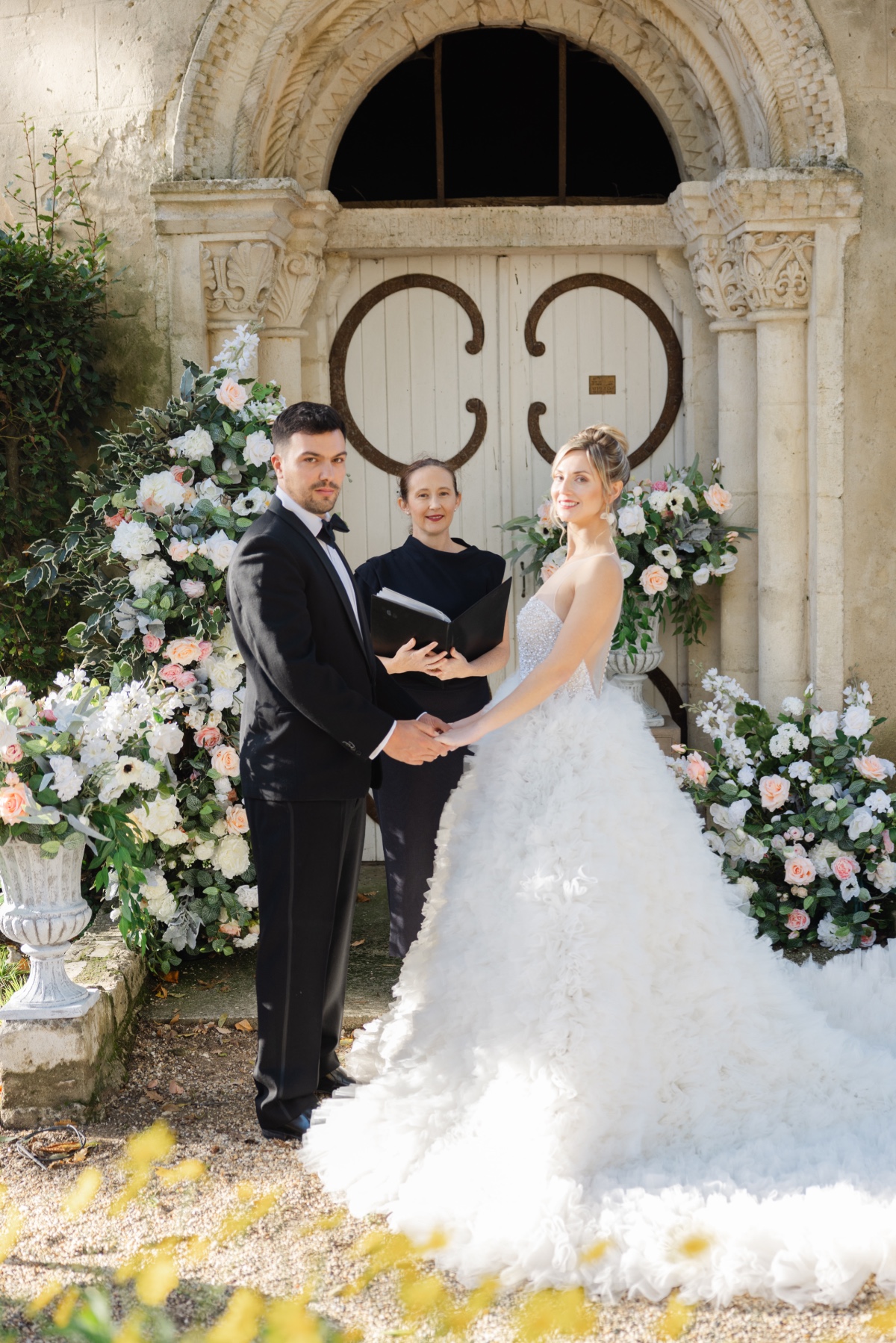 French wedding officiant in Gascony floral ceremony 