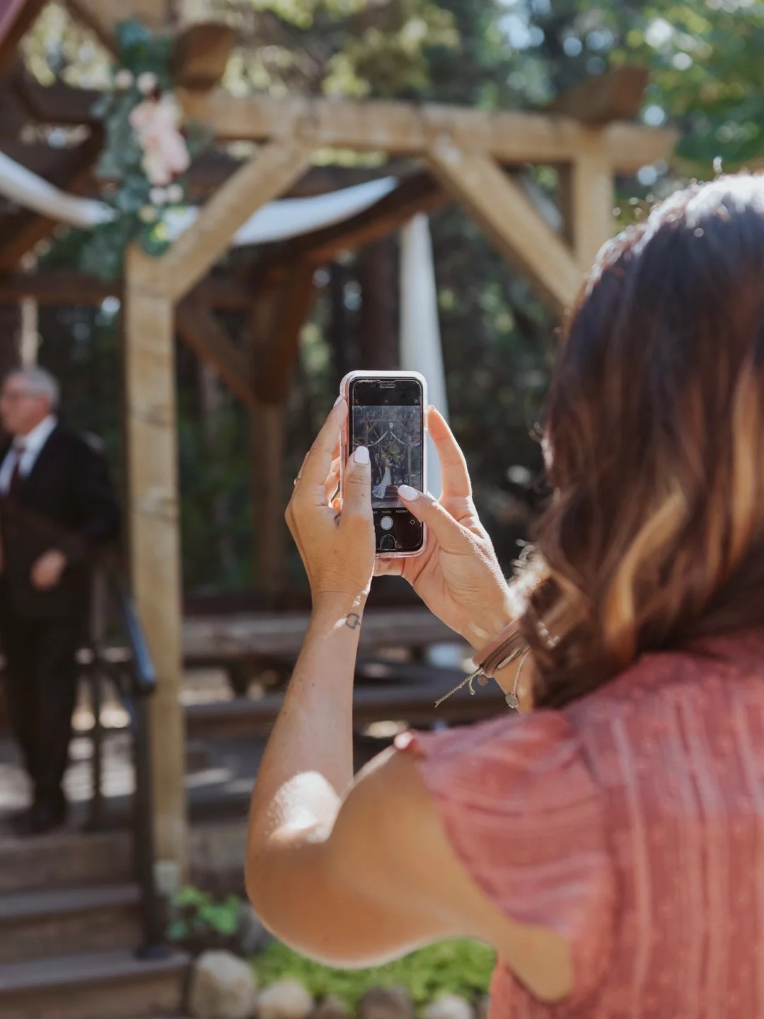 guest-capturing-wedding-memories