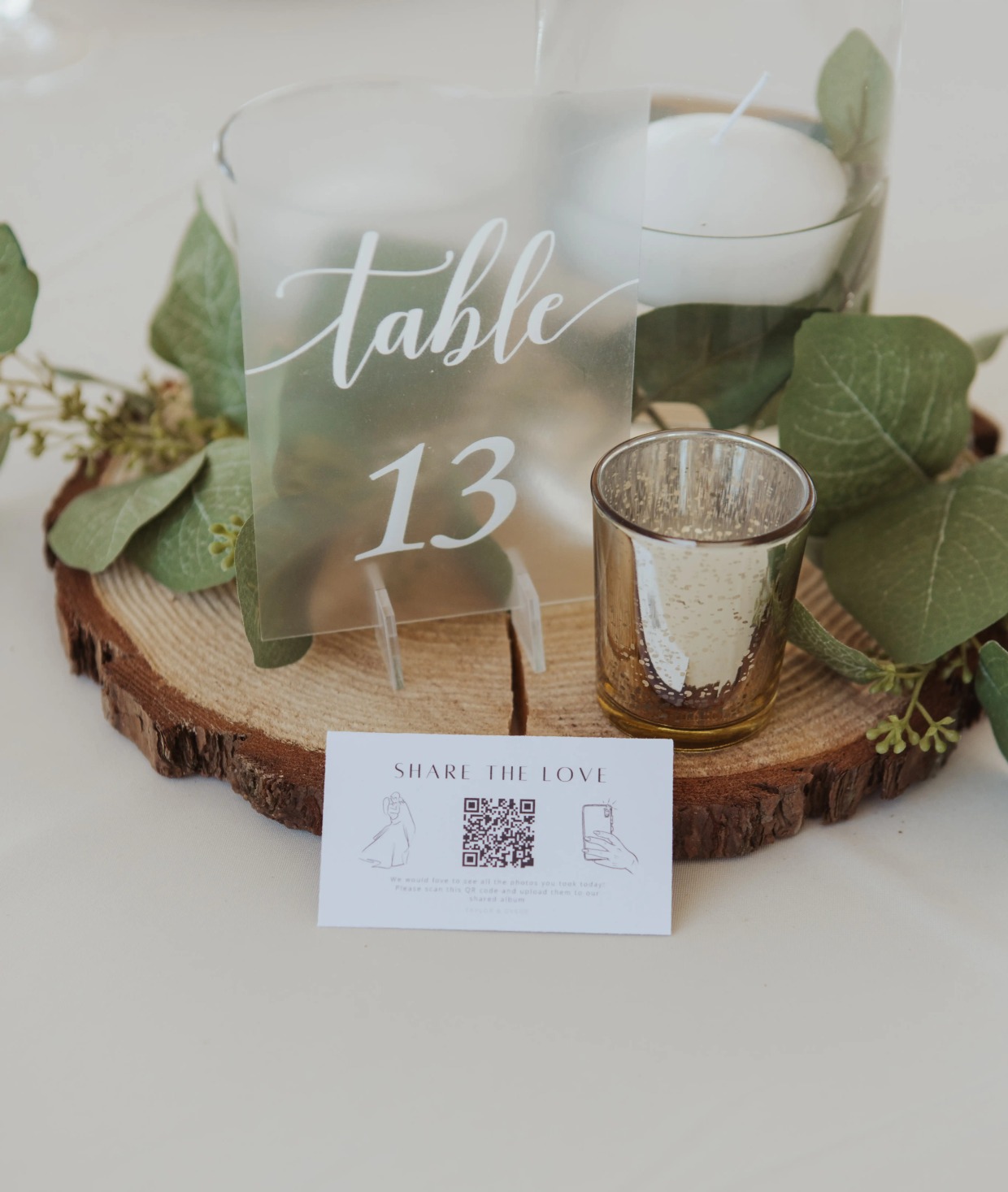 wedding-center-piece-with-qr-code-for-guests