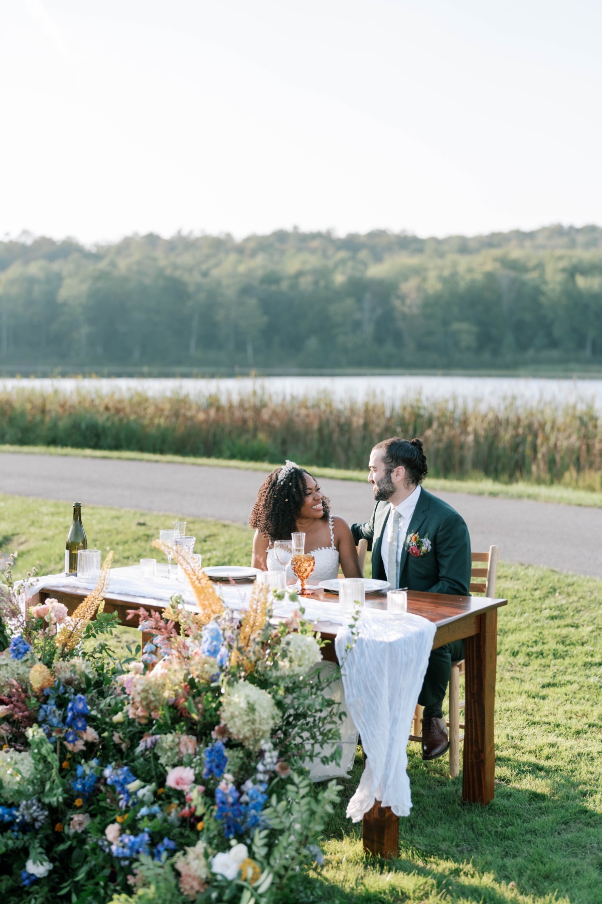 A Pennsylvania wedding that brought vintage luxury to the lake