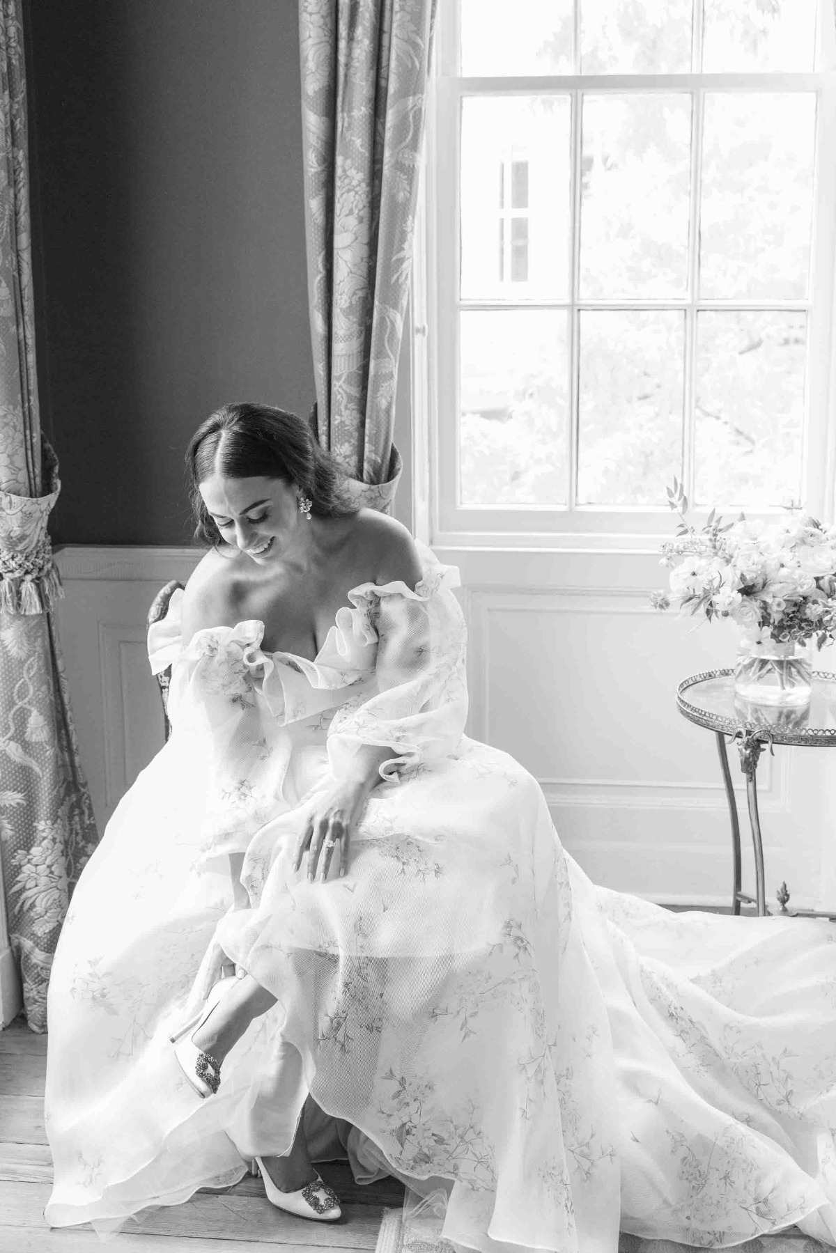 Elegant Charleston bride wearing Monique Lhuillier dress