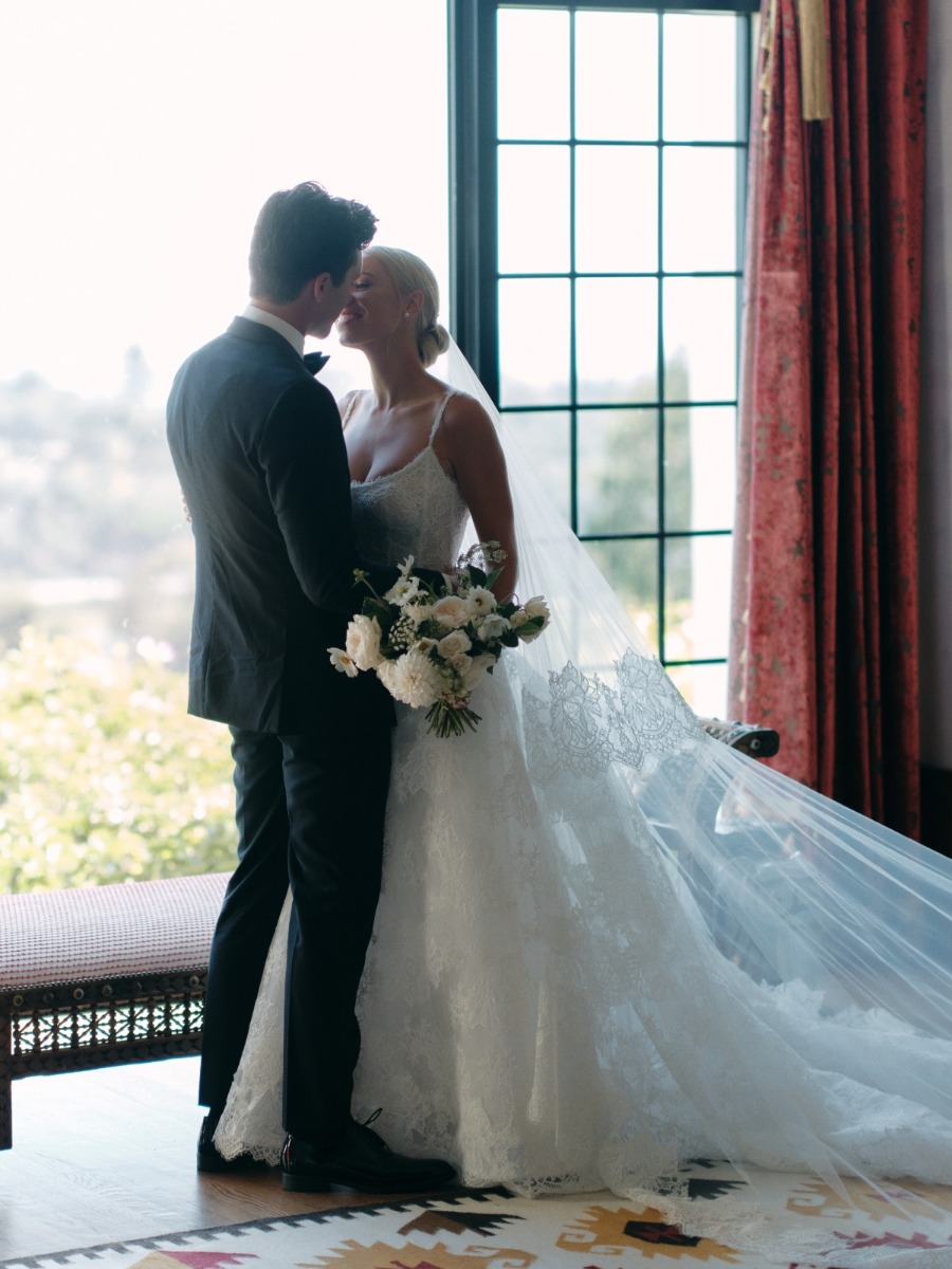 The perfect Santa Barbara summer wedding in shades of neutrals