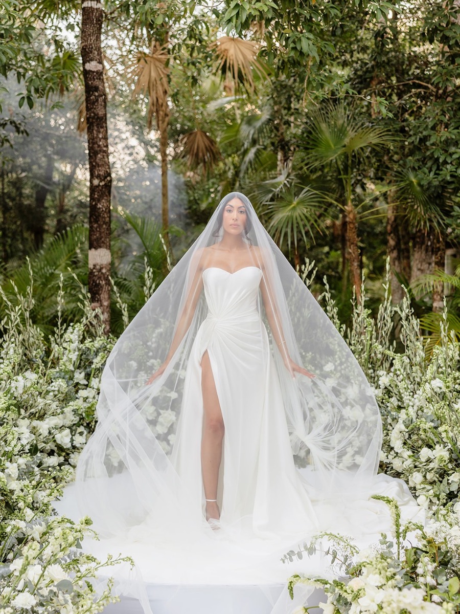 This Tulum bride styled her Galia Lahav gown into two dazzling looks!