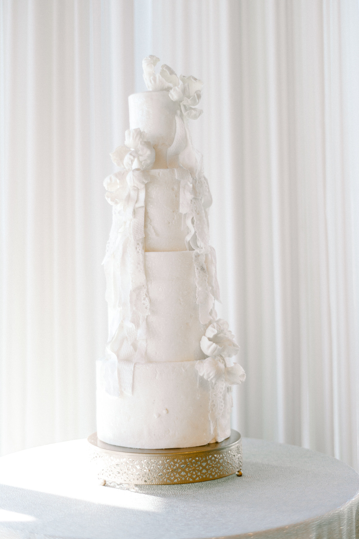 Modern wedding cake designed by Dolce Vita Bakery