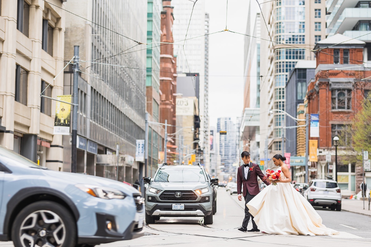 Toronto city wedding portraits