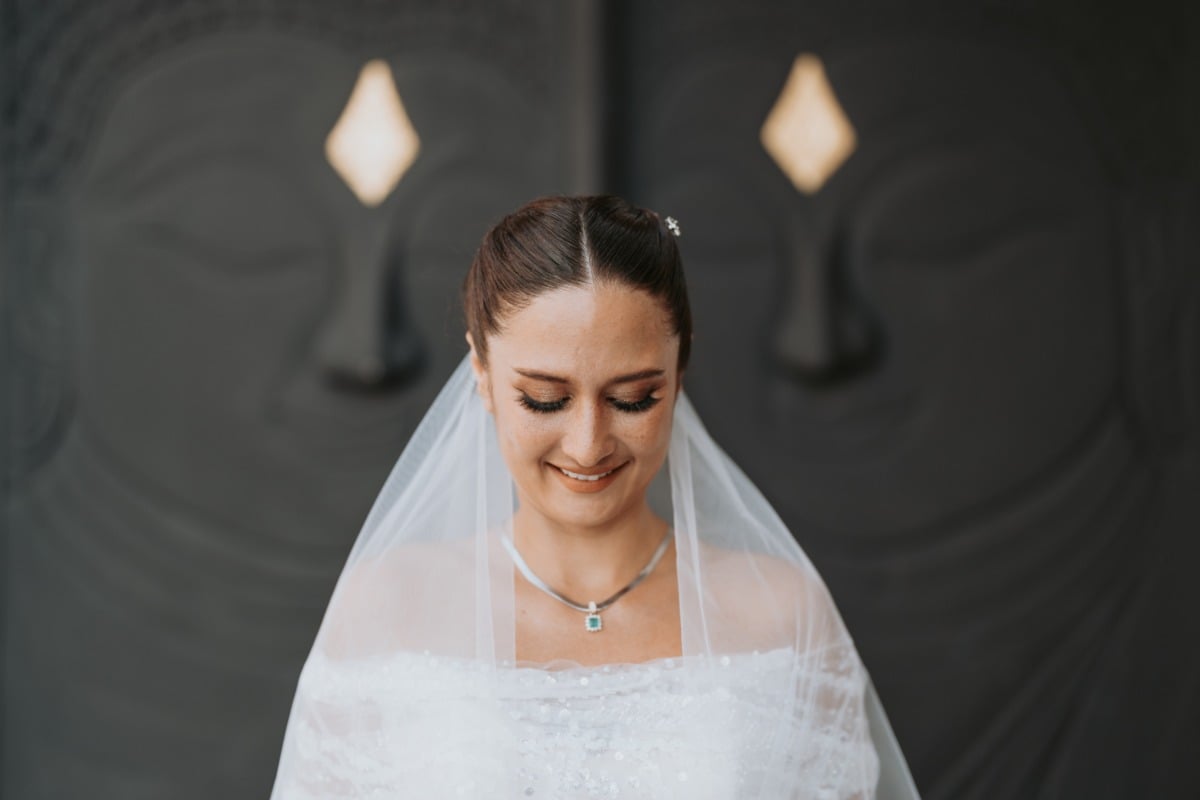 bridal makeup inspiration with updo and veil
