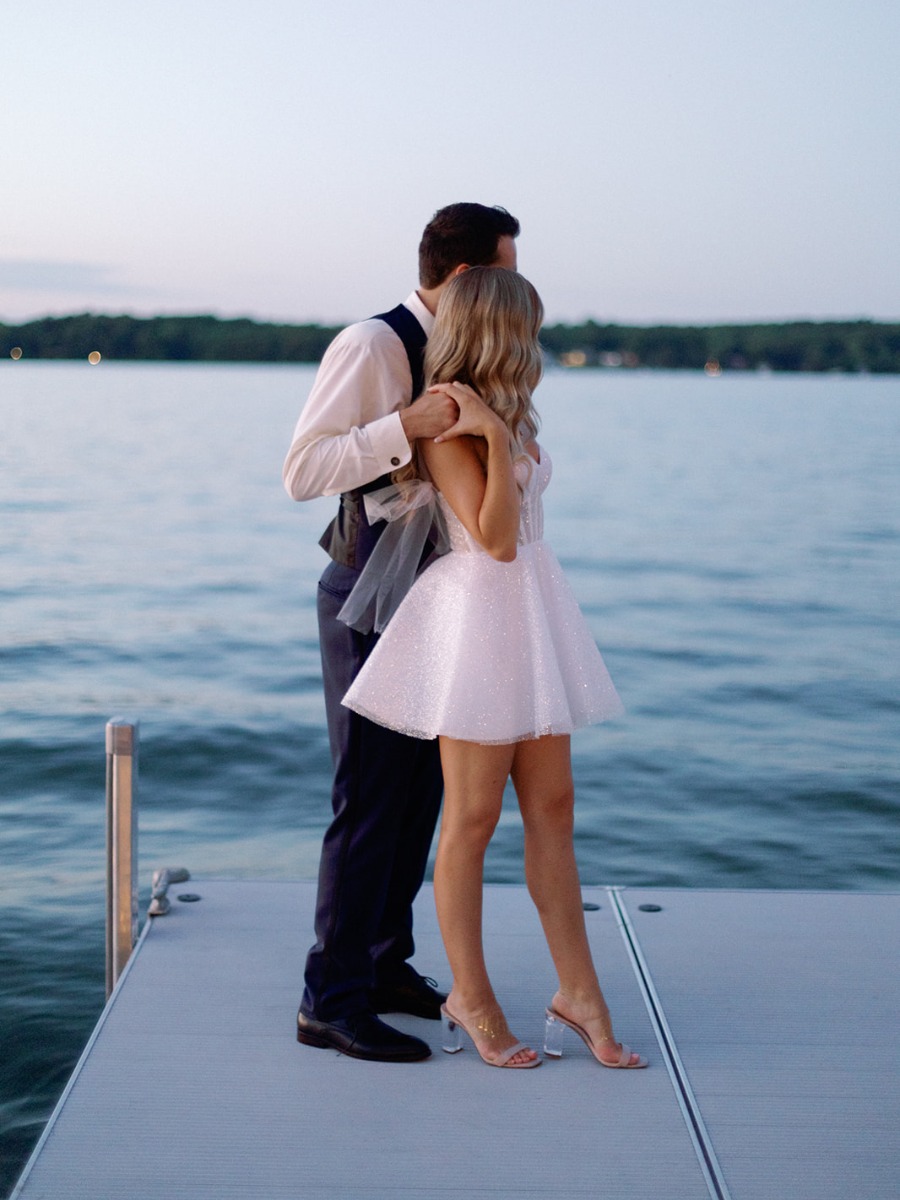 This professional dancer flash mobbed her own first dance as a Mrs.