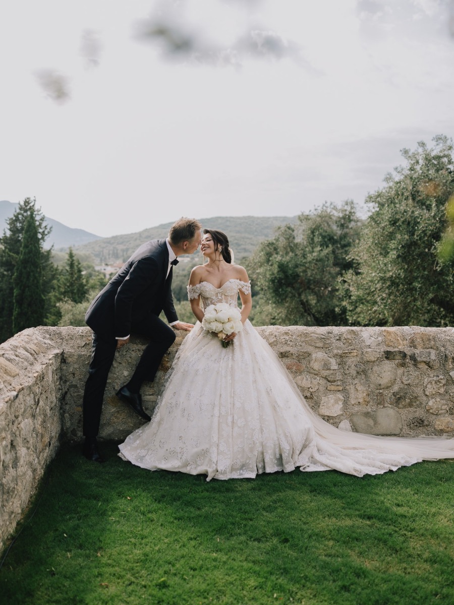 A couture Greek wedding at Courti Estate with summer chic dress code