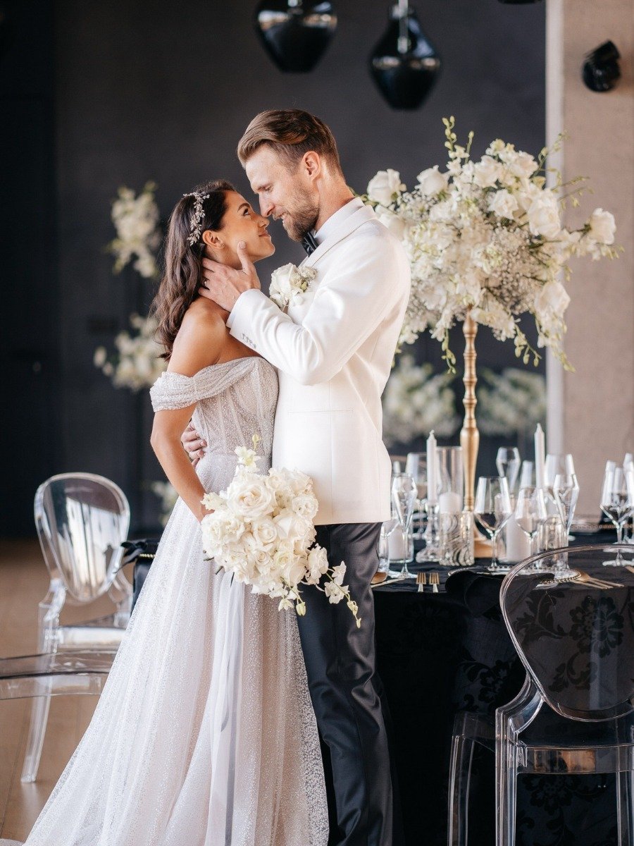 Elegance with an edge at this winery wedding in the Czech Republic